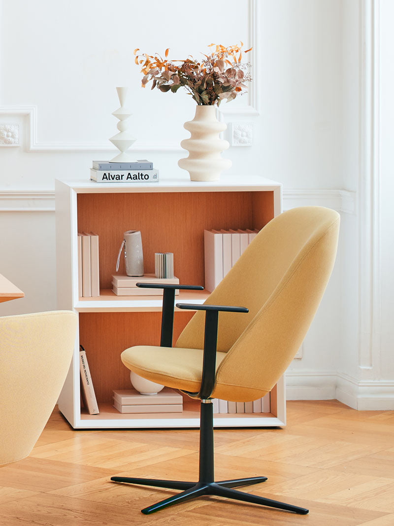 Paralel PR1P21 - Loungesessel mit Drehgestell in Umbra präsentiert im Onlineshop von KAQTU Design AG. Drehsessel ist von Mdd