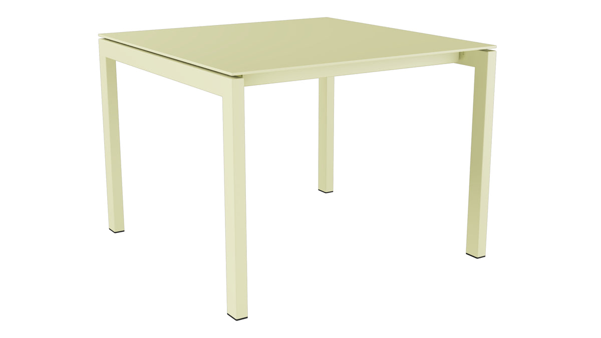 Luzern Glasfaser-Gartentisch 100x100 in Buchsbaumgelb präsentiert im Onlineshop von KAQTU Design AG. Gartentisch ist von Schaffner