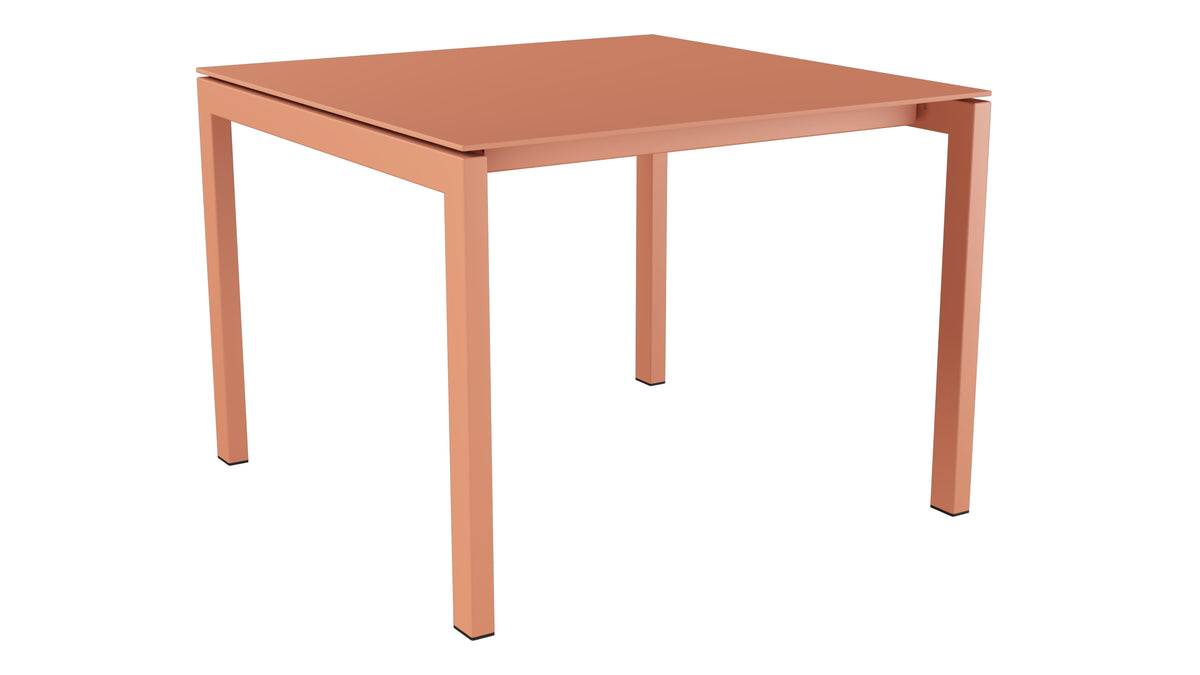 Luzern Glasfaser-Gartentisch 100x100 in Pastellterracotta präsentiert im Onlineshop von KAQTU Design AG. Gartentisch ist von Schaffner
