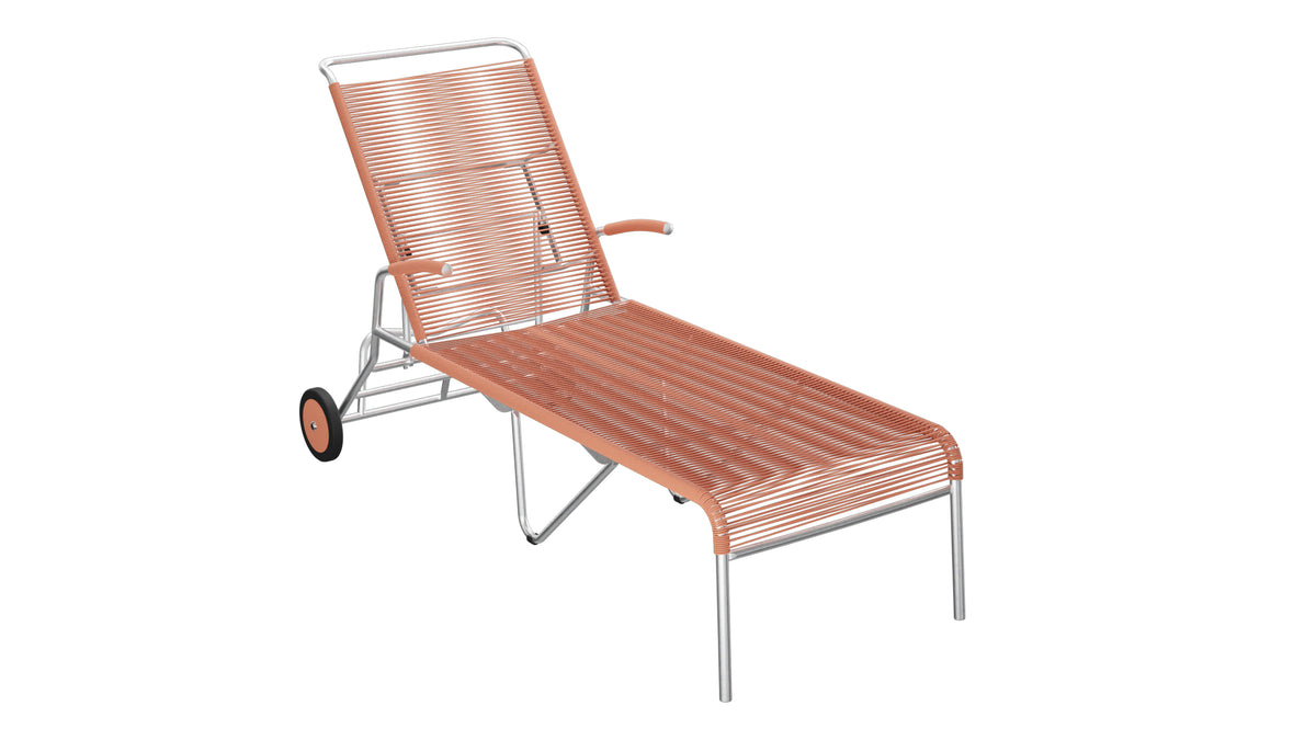 Säntis Spaghetti-Rollenliege in Pastellterracotta präsentiert im Onlineshop von KAQTU Design AG. Liegestuhl ist von Schaffner
