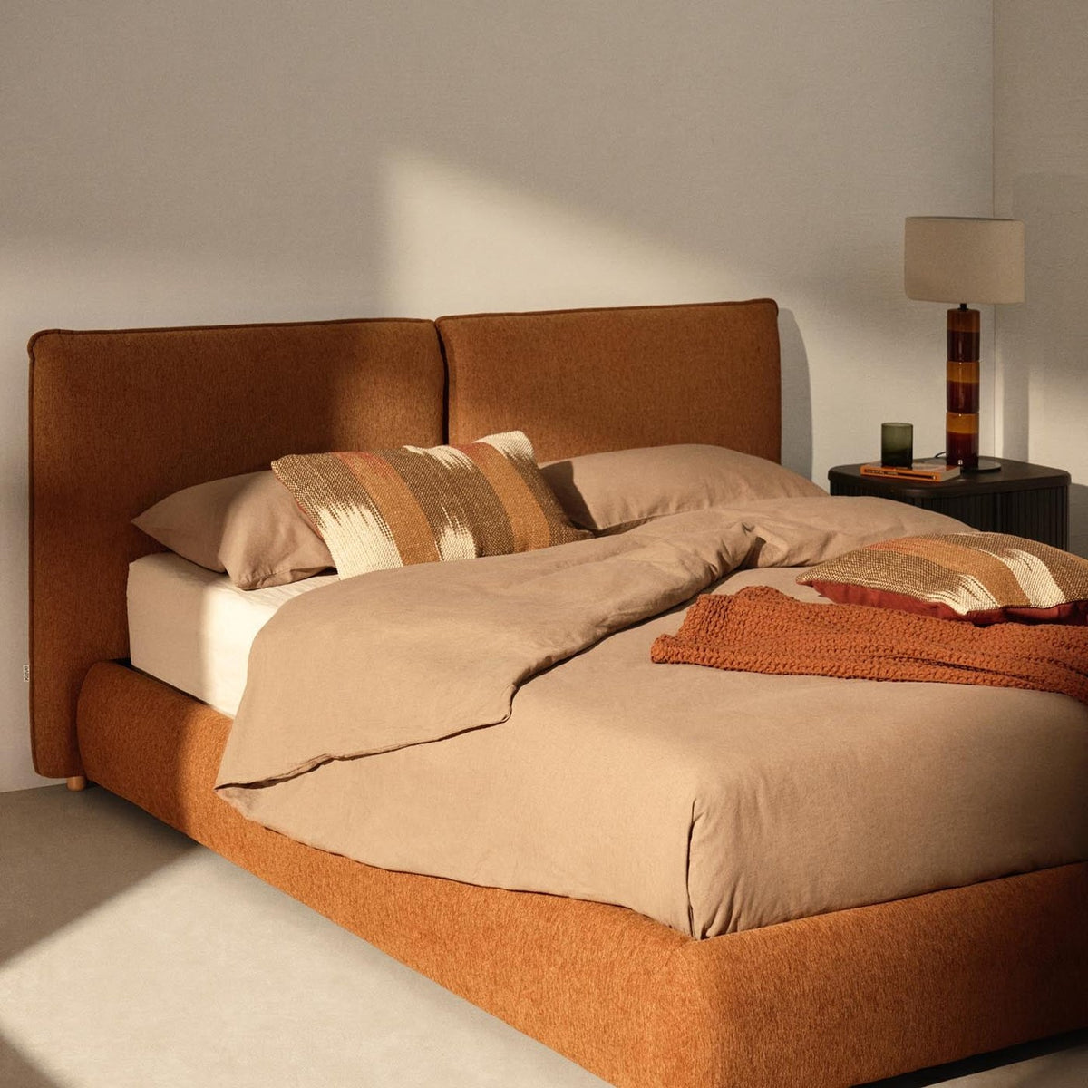 Elerio von Kave Home: Weich gepolstert und warm