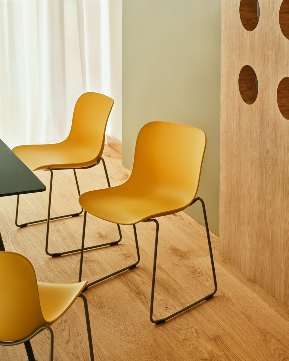 Baltic 2 Basic BLK1P28 - Stuhl Kufen-Gestell in Beige präsentiert im Onlineshop von KAQTU Design AG. Stuhl ist von Mdd