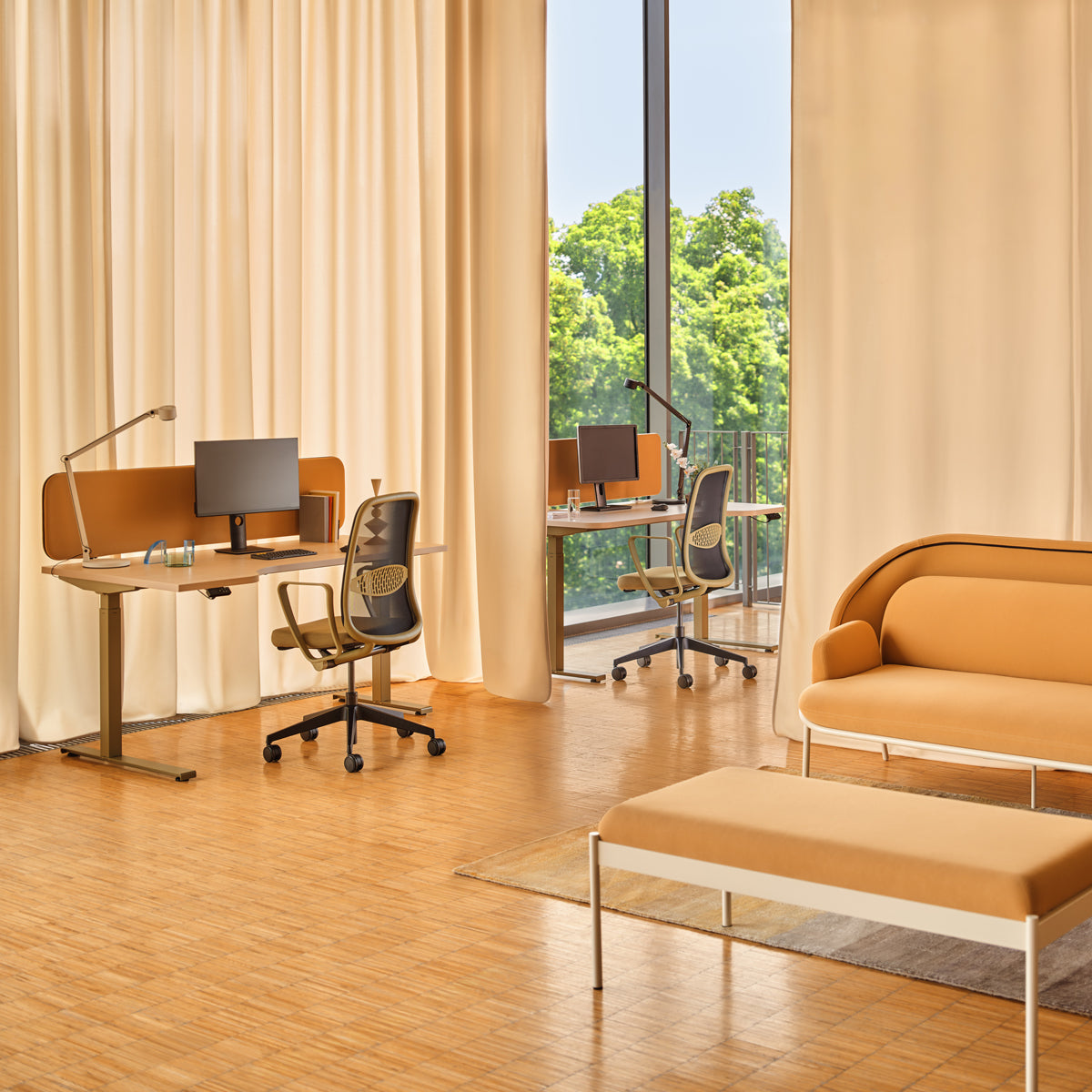 Nora NR1NS - modular seating system in Ziegelrot präsentiert im Onlineshop von KAQTU Design AG. Modulares Sofa ist von Mdd