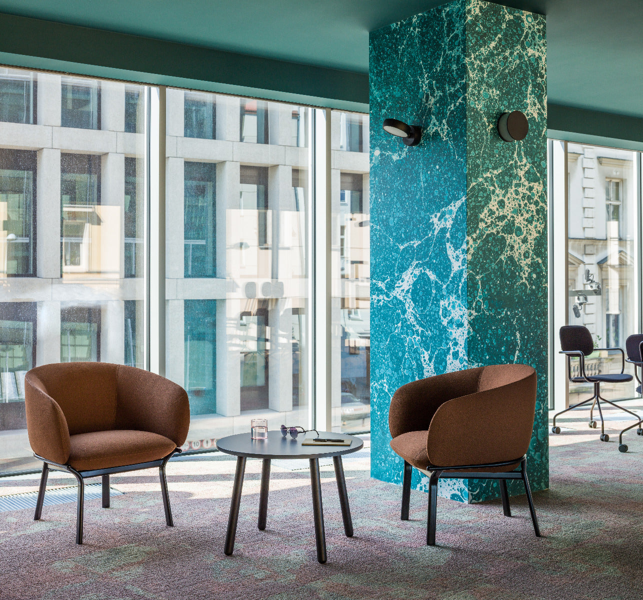 Grace GR01 - Sessel in Ziegelrot präsentiert im Onlineshop von KAQTU Design AG. Sessel ist von Mdd