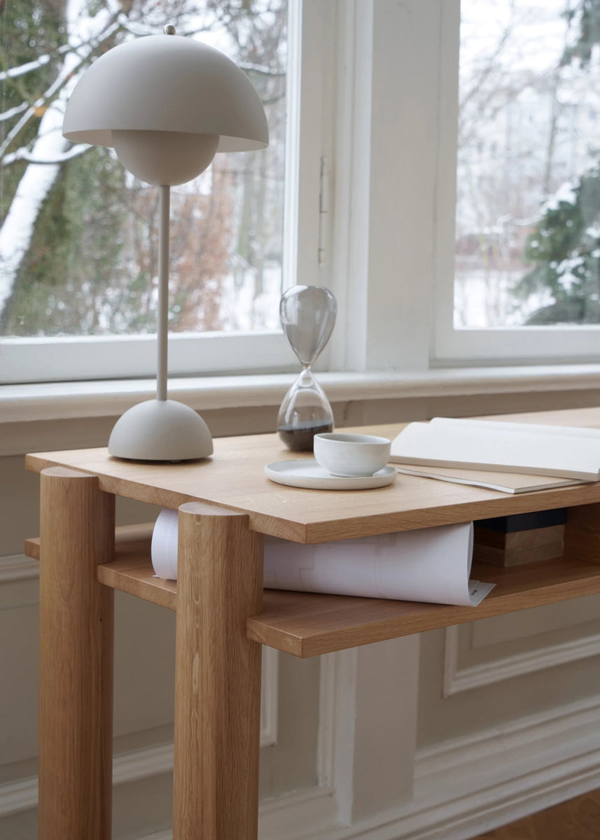 Bold BDD01 - Schreibtisch in Dunkel Eiche präsentiert im Onlineshop von KAQTU Design AG. Schreibtisch ist von Tamo