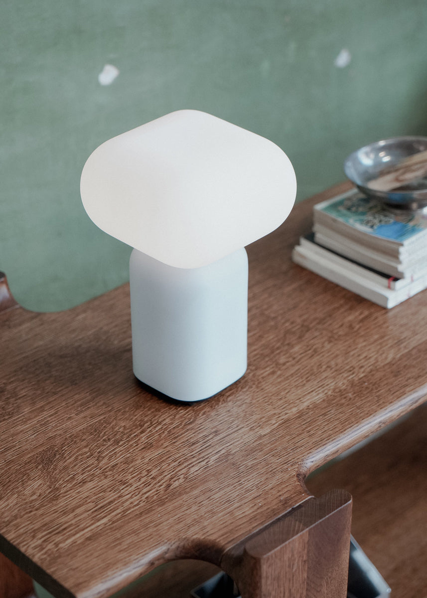 Velis VLS01 - Lampe in präsentiert im Onlineshop von KAQTU Design AG. Tischleuchte ist von Tamo