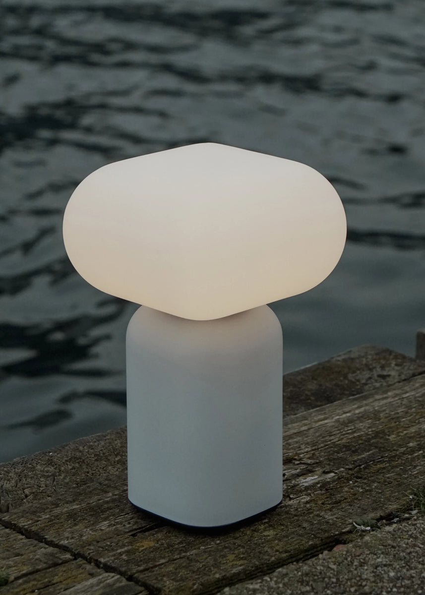 Velis VLS01 - Lampe in präsentiert im Onlineshop von KAQTU Design AG. Tischleuchte ist von Tamo