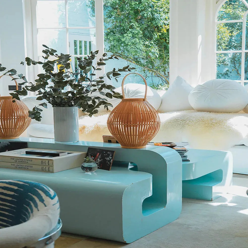 Eingangsbereich stilvoll arrangiert; Möbel gruppiert mit Accessoires bildet eine Einheit – ein Schlüsselelement guter Interior Design.