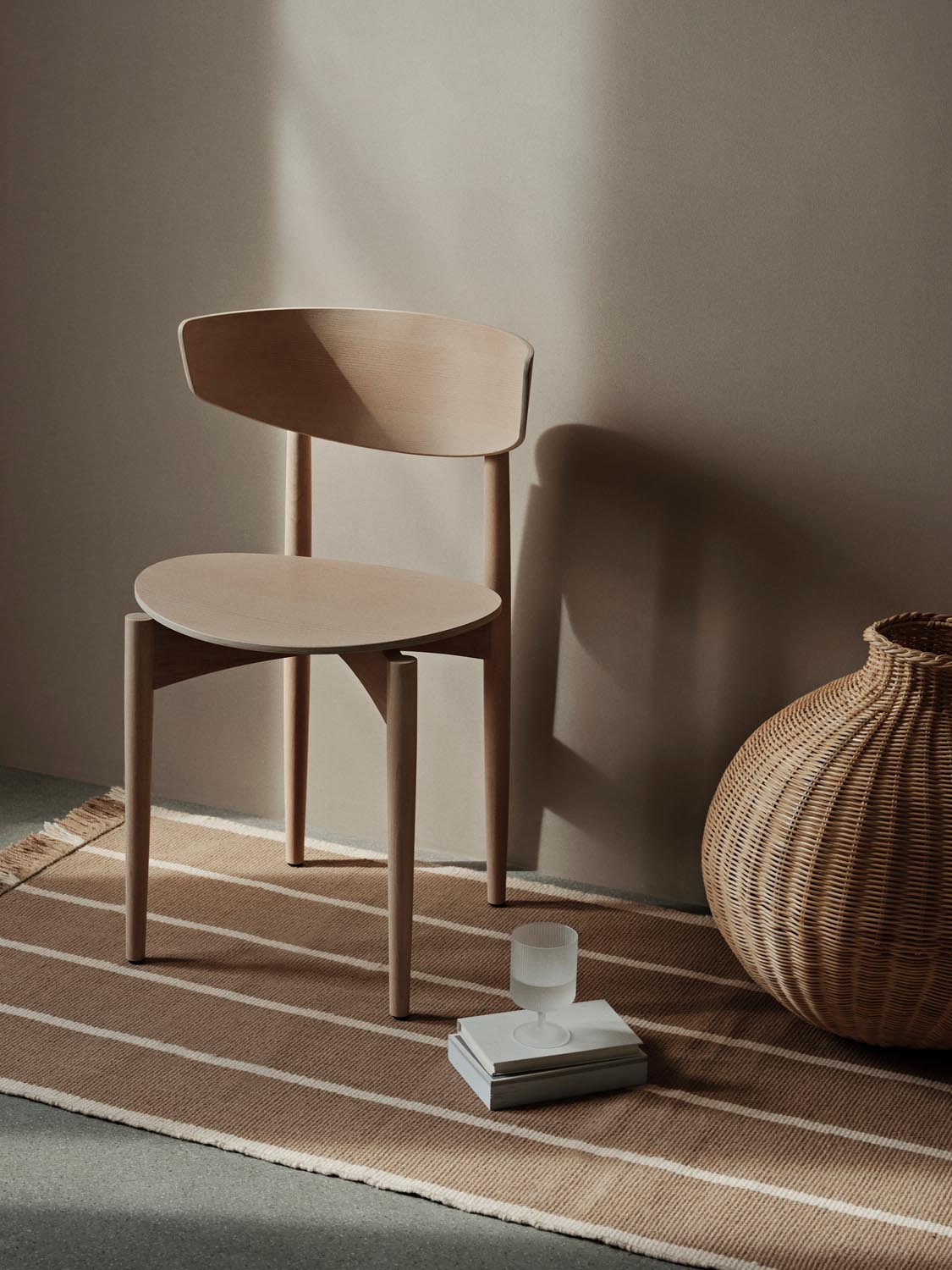 Holzstühle – natürliche Haptik, langlebige Qualität & vielseitige Designs