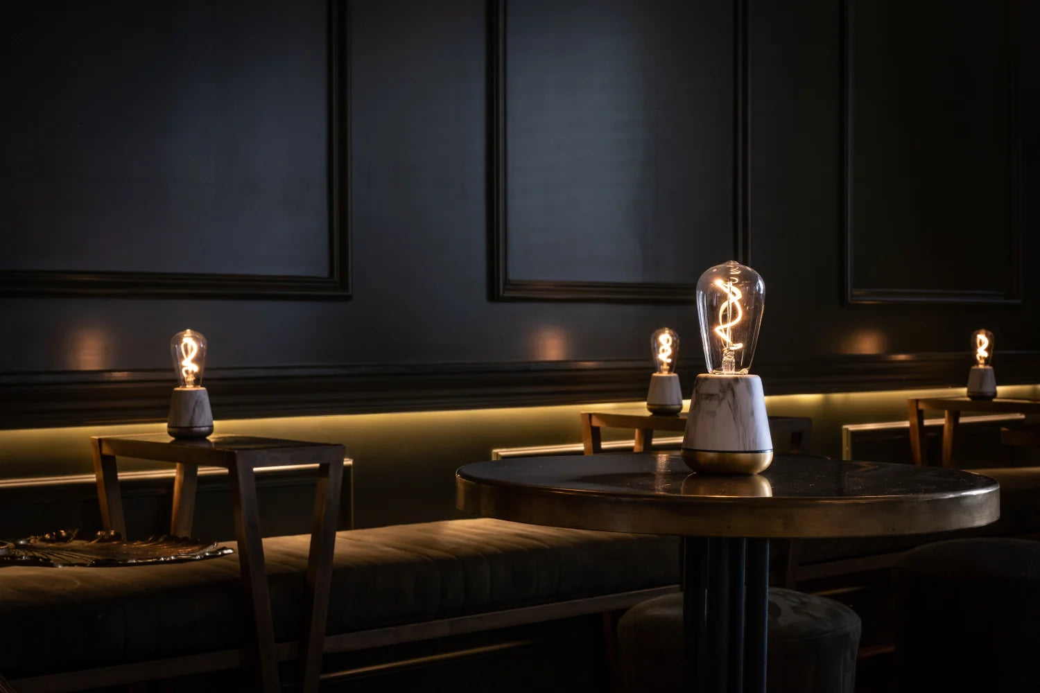 Nachttischlampe dimmbar