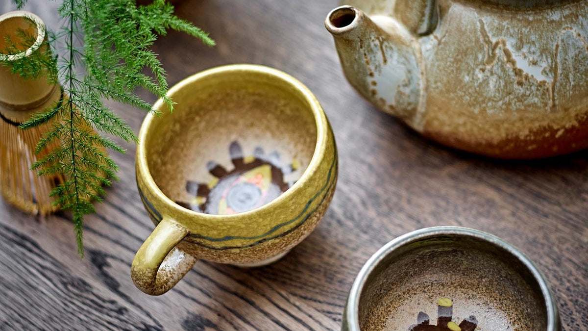 Geschenke zum Ruhestand – Ikigai Teekanne aus Steingut