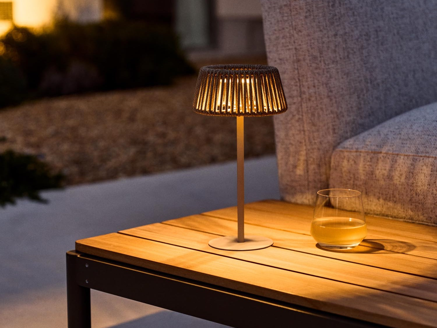 Elegante Möbel der Aldet Kollektion von Kave Home, modernes Design, stilvolle Farben und hochwertige Materialien.