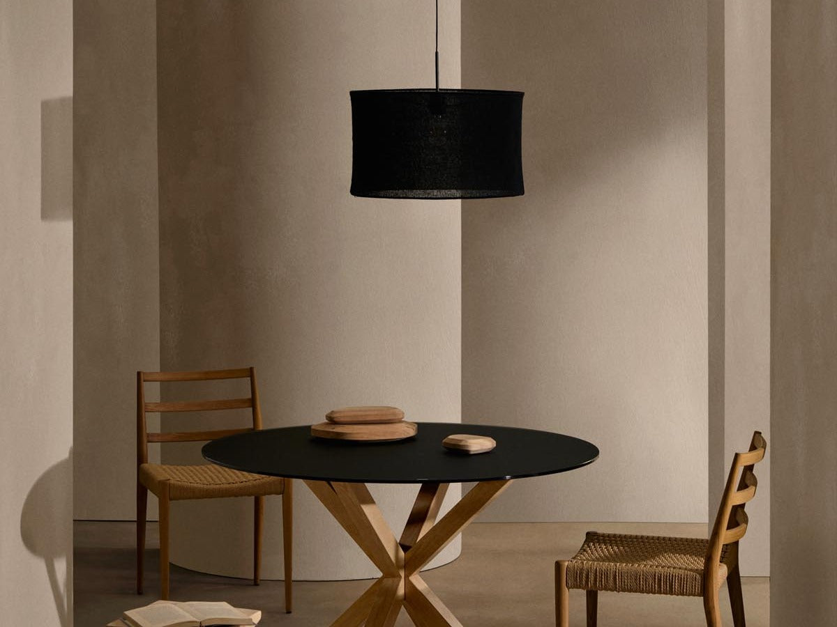 Die Serie Analy sind Esszimmerstühle und Barstühle. Du findest bestimmt den perfekten für dein Zuhause