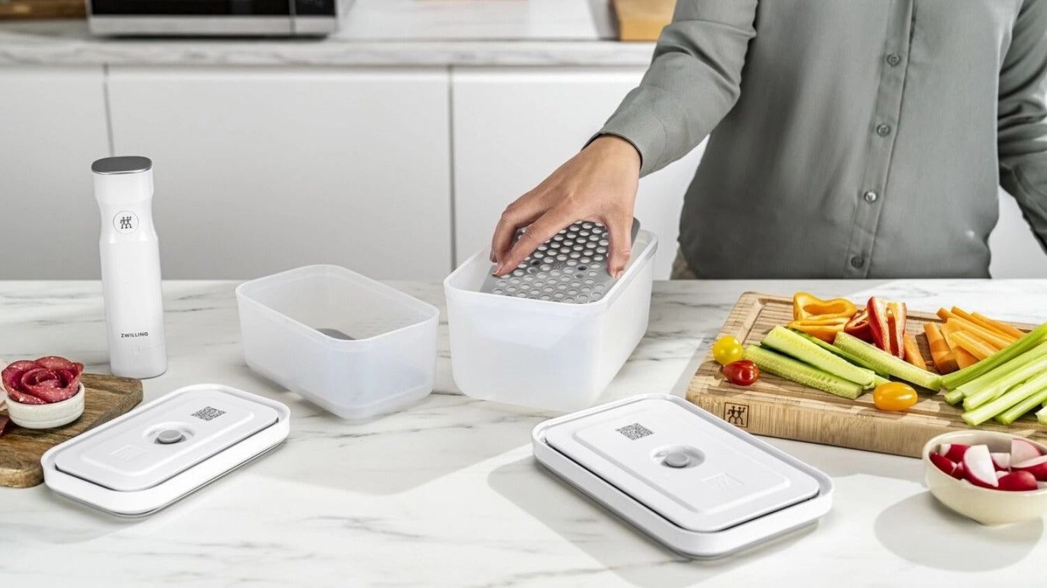 Entdecke die Zwilling Kitchen Kollektion von KAQTU: Hochwertige Töpfe, Pfannen und Küchenhelfer für stilvolles Kochen und höchste Qualität.