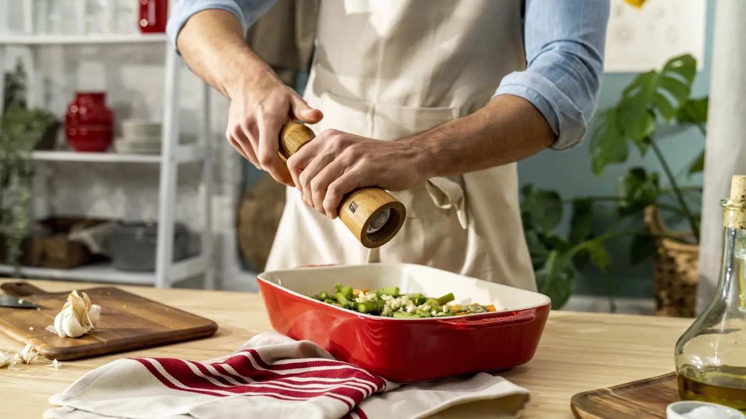 Entdecke stilvolle Auflaufformen aus Keramik, Gusseisen, Emaille und Borosilikatglas für Lasagne, Gratin und mehr – funktional und elegant!