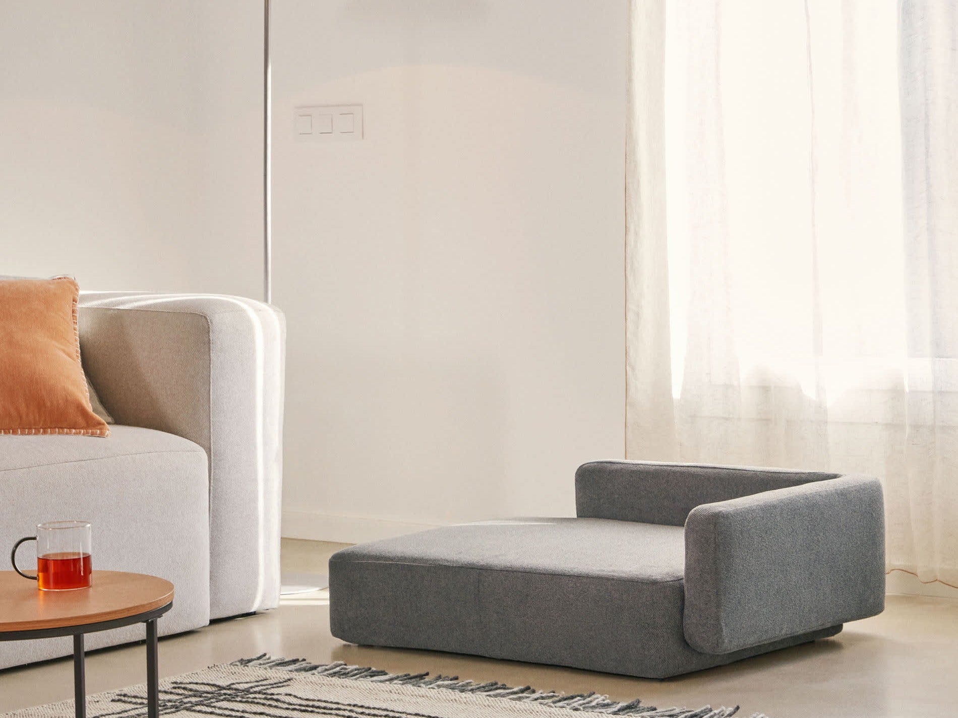 Elegante Möbel der Bowie Kollektion von Kave Home, inspiriert von modernem Design und zeitloser Ästhetik.