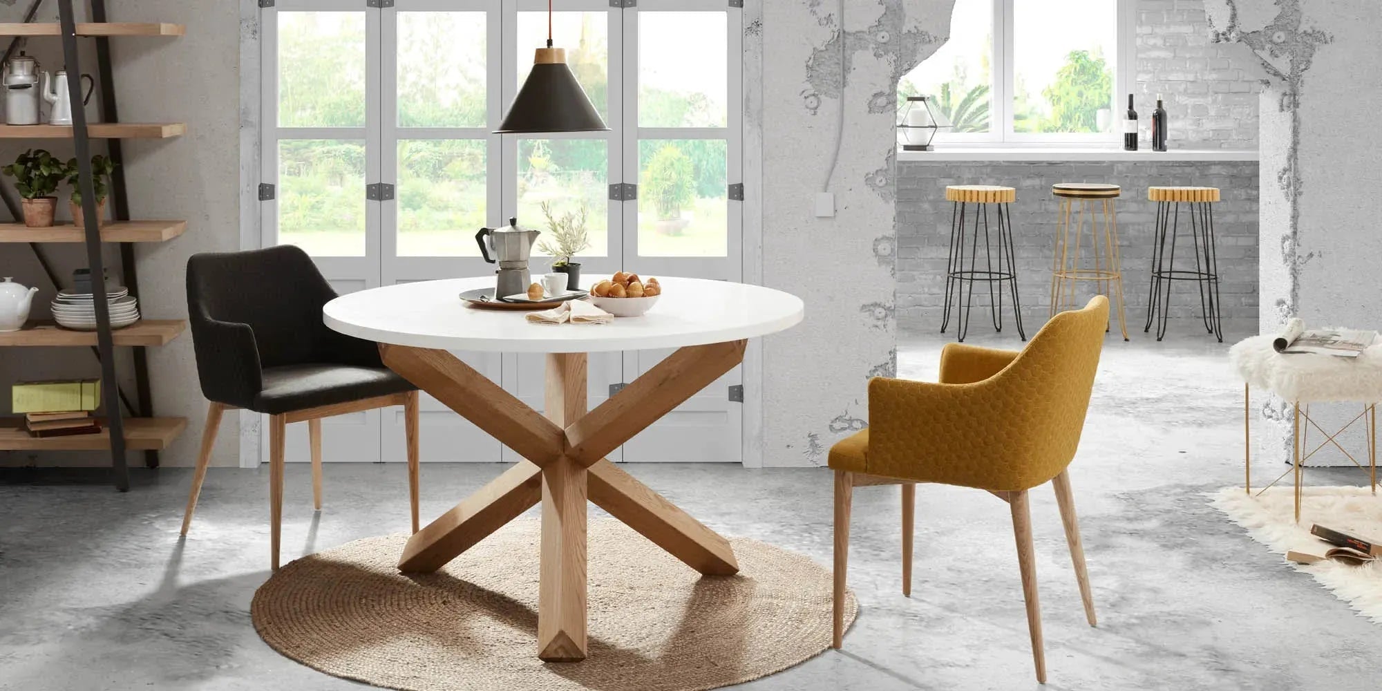 Runde Esstische – stilvoll, flexibel und gesellig im Esszimmer; ideal für kleine und große Räume, perfekt für gemütliches Beisammensein.