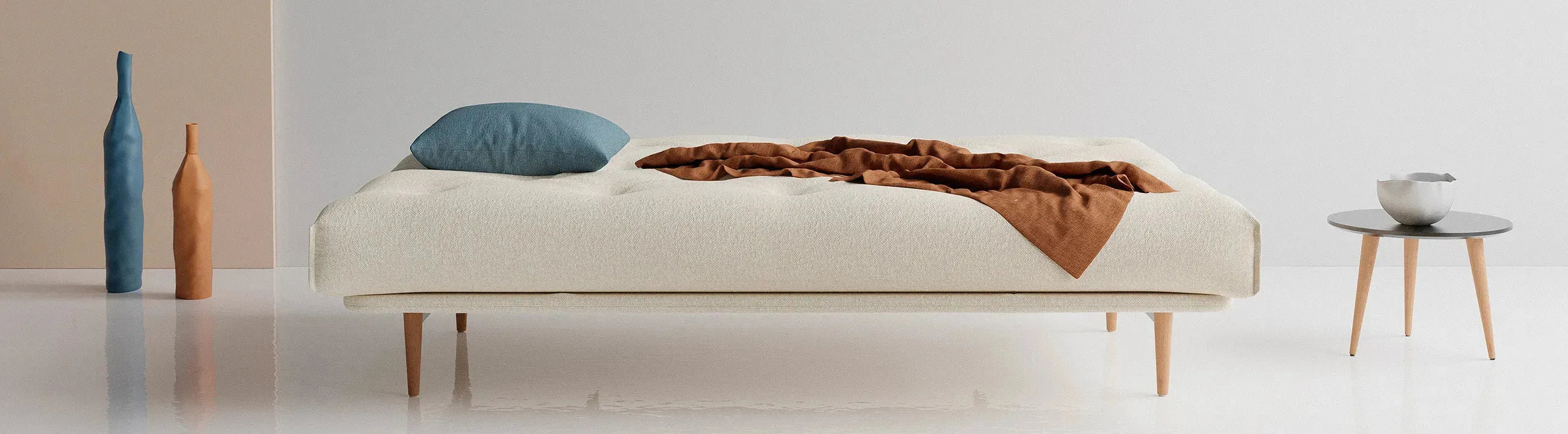 Entdecken Sie die Colpus Kollektion: stilvolle Schlafsofas mit wählbaren Matratzen und abnehmbarem Bezug für optimalen Komfort und Pflegeleichtigkeit.