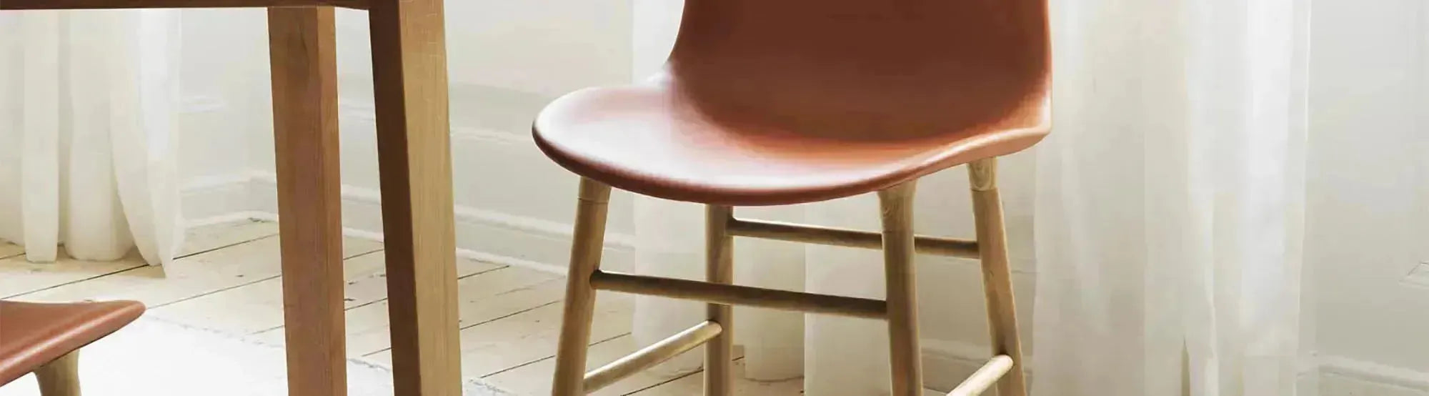 Entdecke die Form Kollektion von Normann Copenhagen: Minimalistisches skandinavisches Design mit klaren Linien, hochwertigen Materialien und funktionaler Ästhetik.