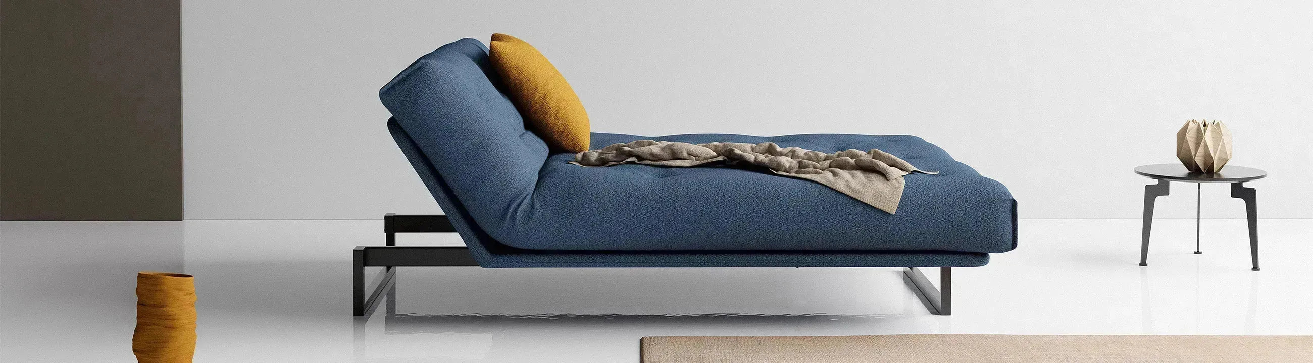 Entdecke die Fraction Kollektion: stilvolle Schlafsofas mit vier Matratzenoptionen und abnehmbaren Bezügen für maximalen Komfort und Flexibilität.