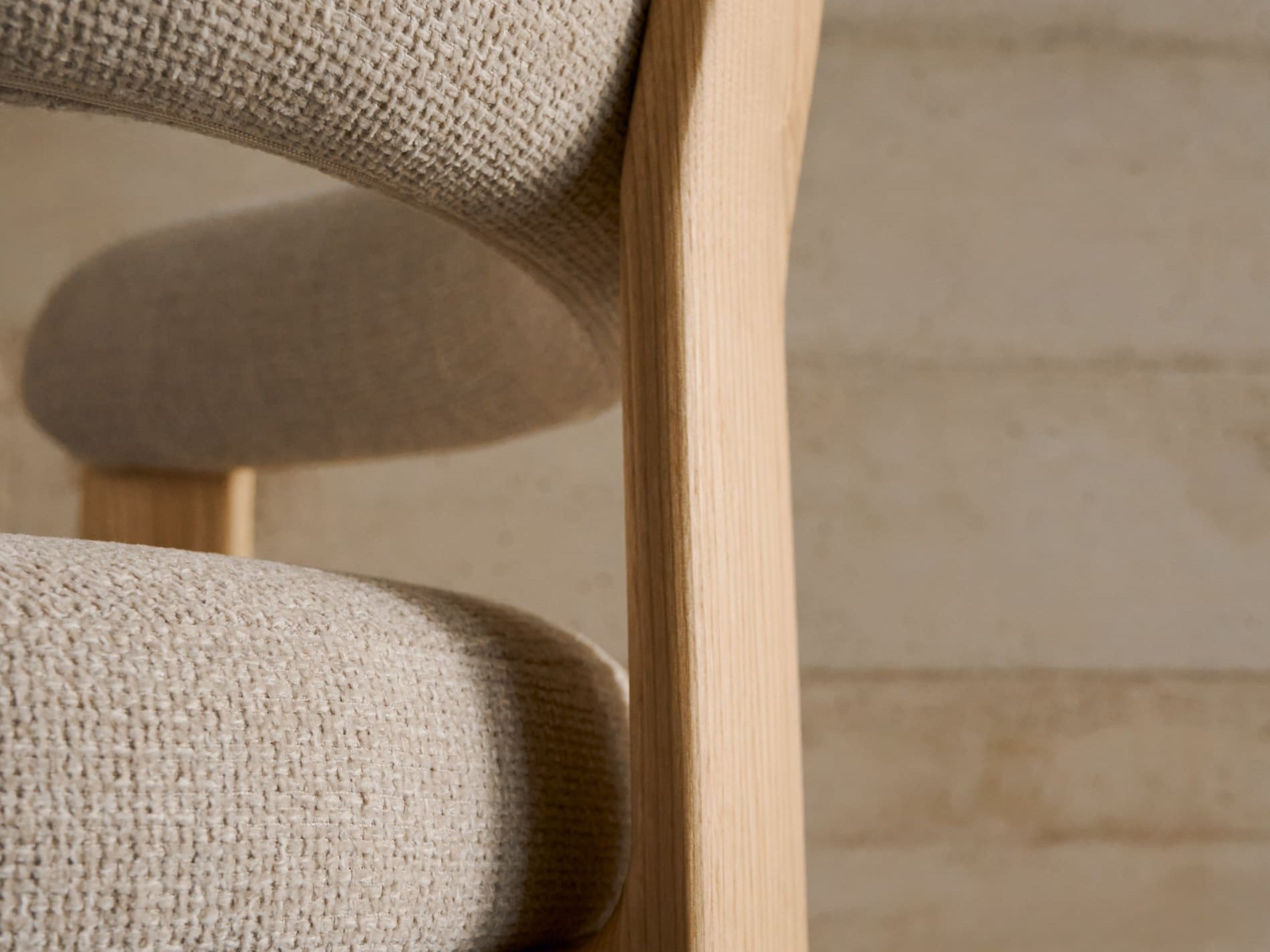 Elegante Granite Kollektion von Kave Home: stilvolle Möbel mit edlem Stein-Design und modernem Flair.