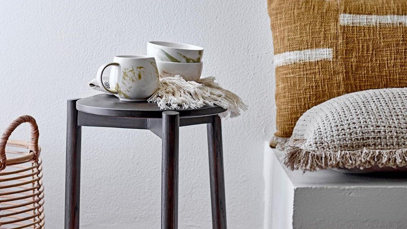 eine Sitzbank in deinem Flur kann gold wert sein. Perfekt für deinen Gäste