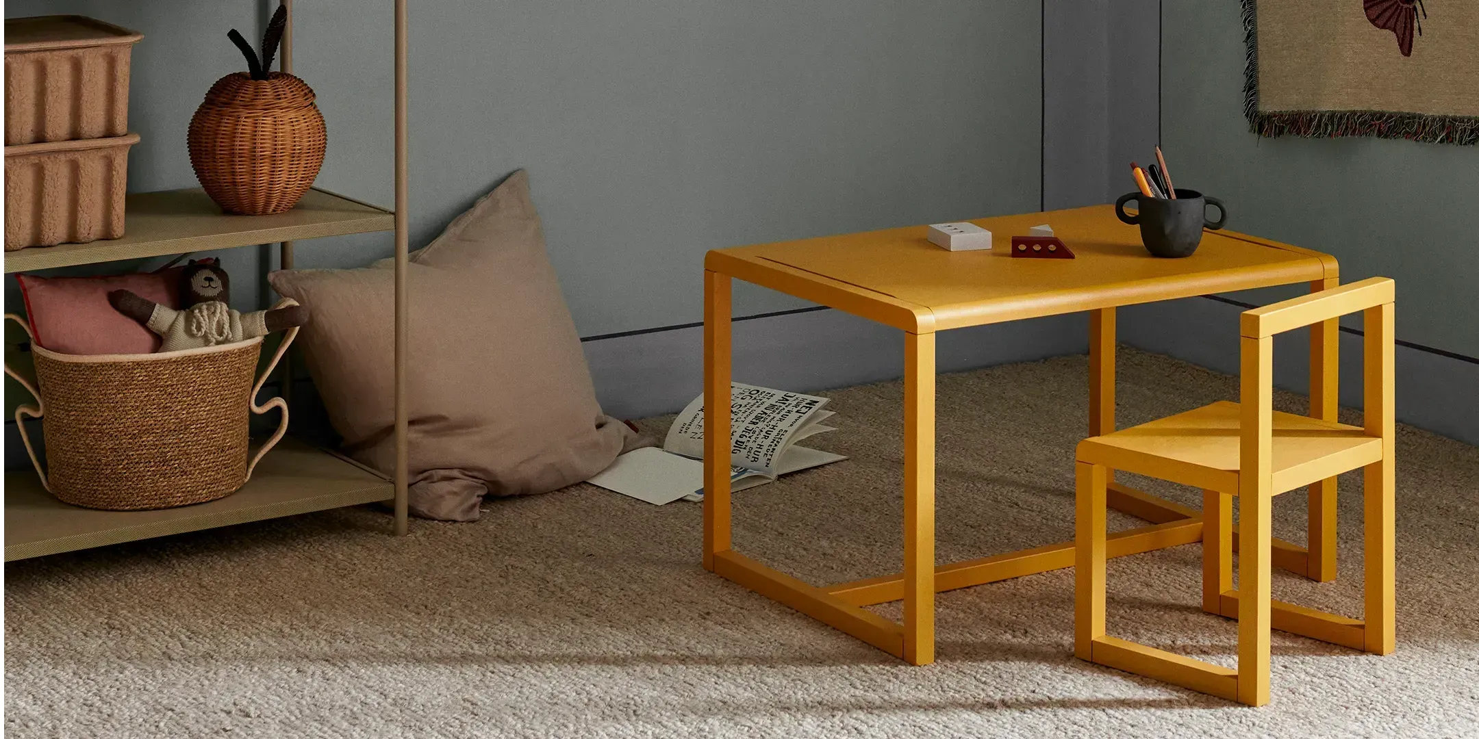 Entdecke hochwertige Kindermöbel für das Kinderzimmer! Praktische Designs, langlebige Materialien und kinderfreundliche Sicherheit für eine stilvolle Einrichtung.