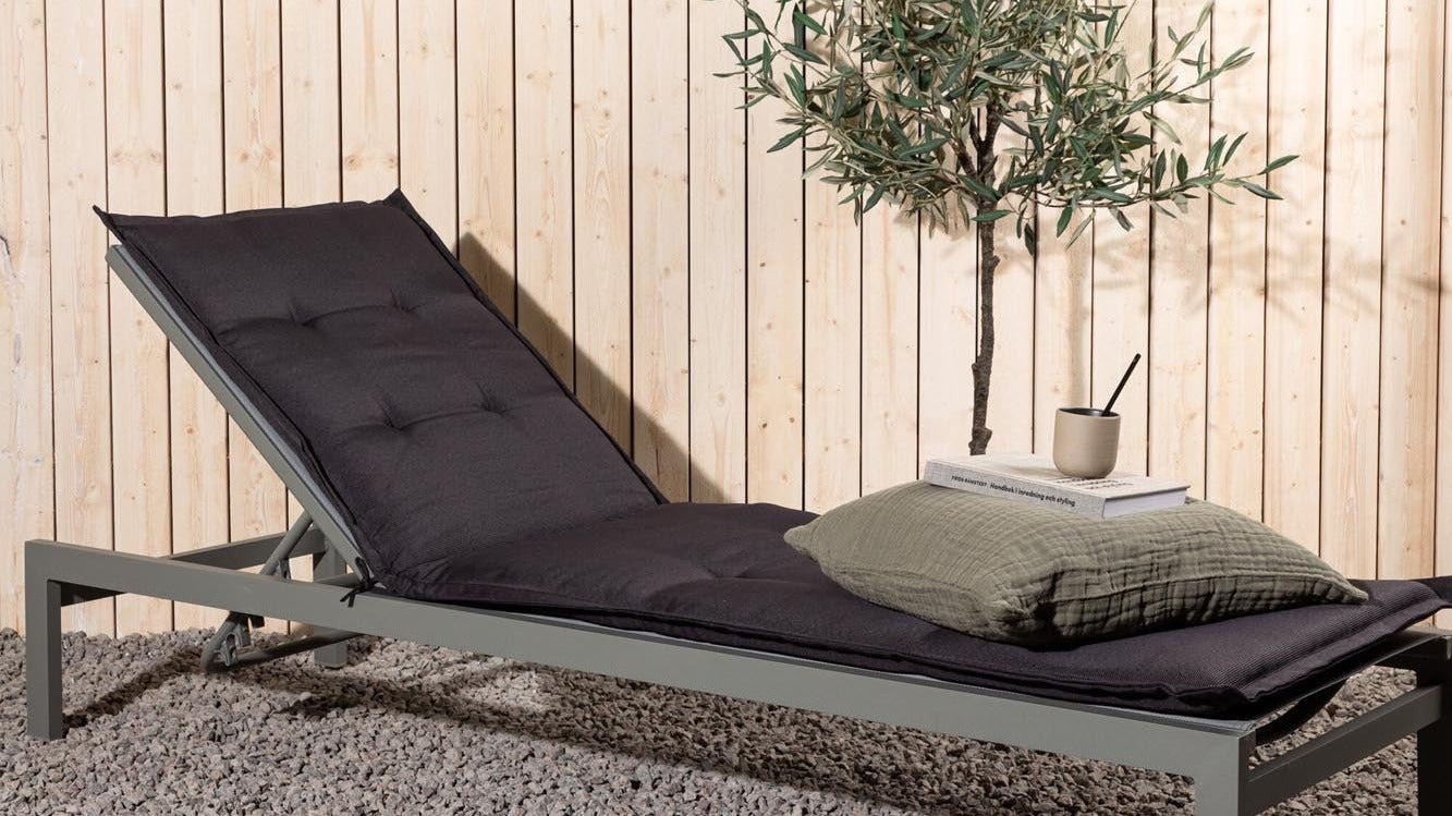 Hochwertige, wetterfeste Sitzkissen für Outdoor, die Komfort, Stil und Langlebigkeit bieten. Perfekt für Terrasse, Balkon und Garten.