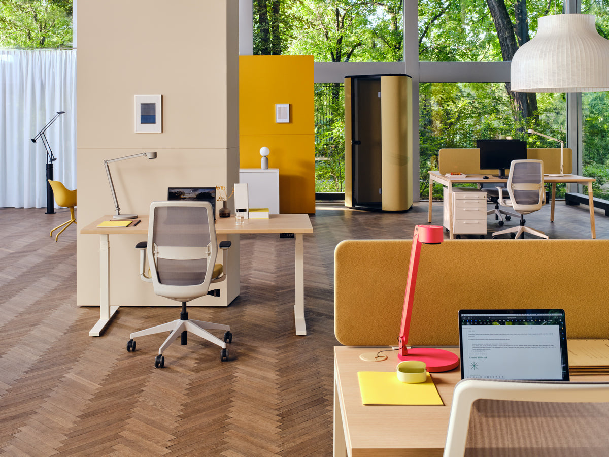 Arbeitsplätze und Bürolandschaften
