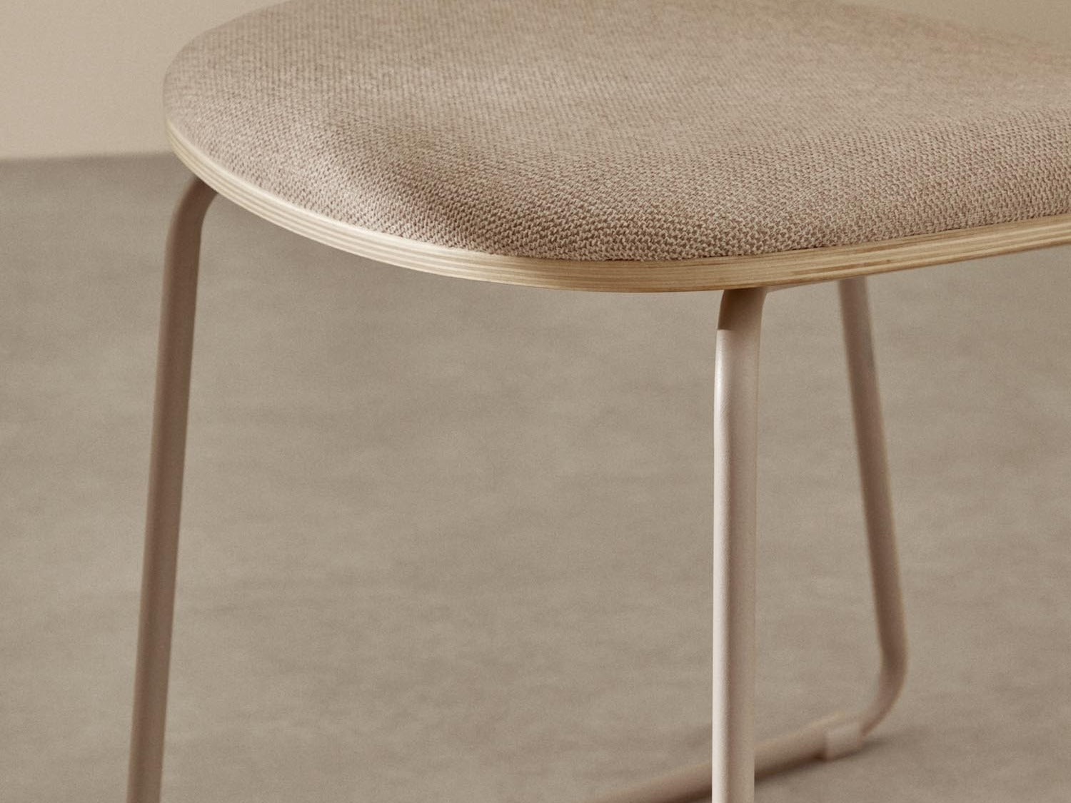 Elegante Meli Kollektion von Kave Home: stilvolle Möbel und Accessoires in sanften Farben für modernes Wohnen.