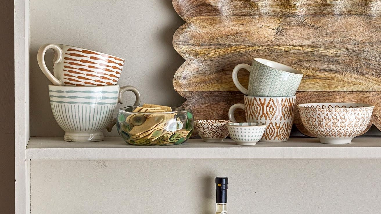Entdecke die Maple Geschirr-Serie von Creative Collection: Elegante Teekocher mit natürlicher Ästhetik, integriertem Sieb und stilvollen Accessoires für perfekten Teegenuss.
