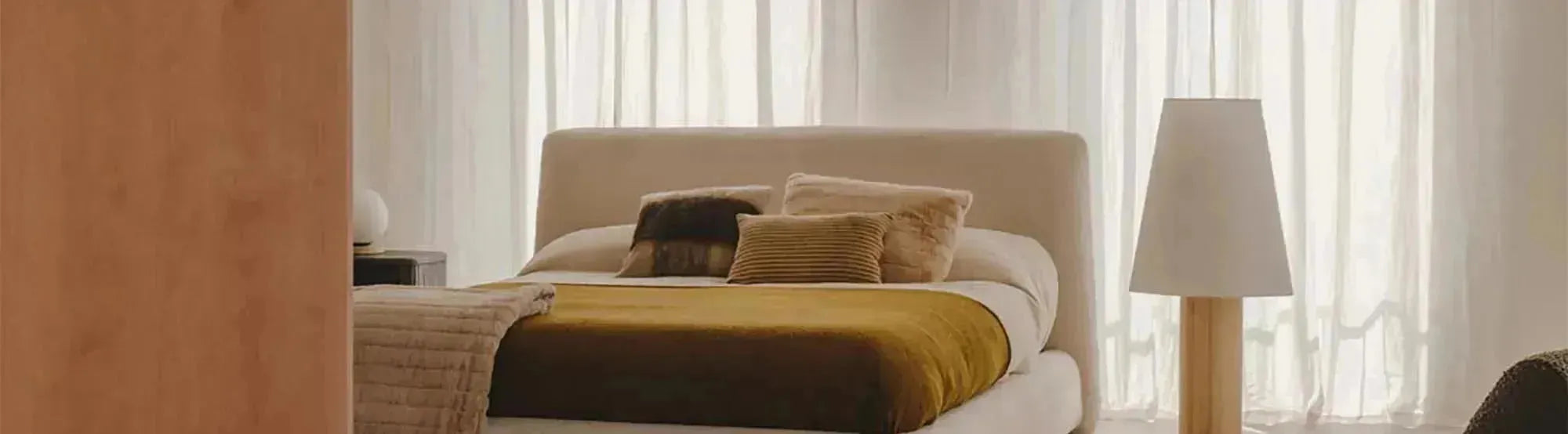 Entdecke die elegante Martina-Kollektion von Kave Home: stilvolle Sofas, Sessel und Betten, die Komfort und Design vereinen.