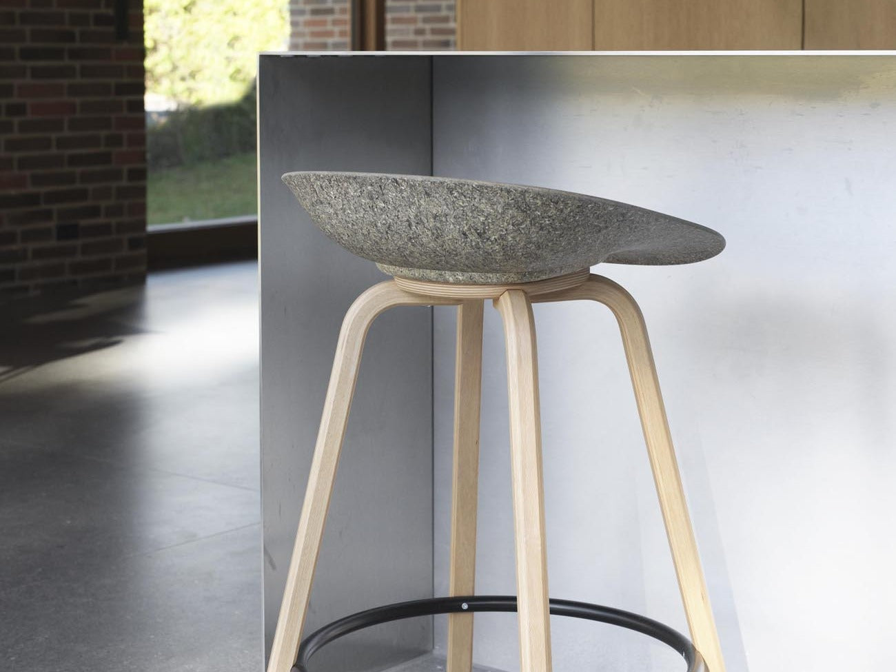 Elegante Mat Kollektion von Normann Copenhagen: stilvolle, moderne Tischmatten in sanften Farben für jeden Esstisch.
