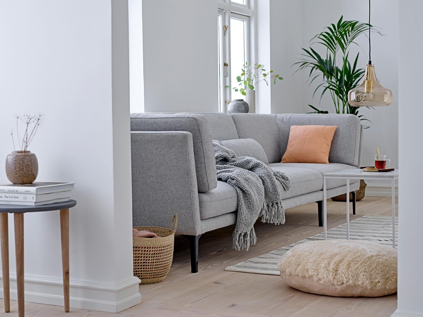 Pendelleuchten und Deckenleuchten von KAQTU: Stimmungsvolle, energieeffiziente Beleuchtung für Wohnzimmer, Esszimmer und Schlafzimmer.