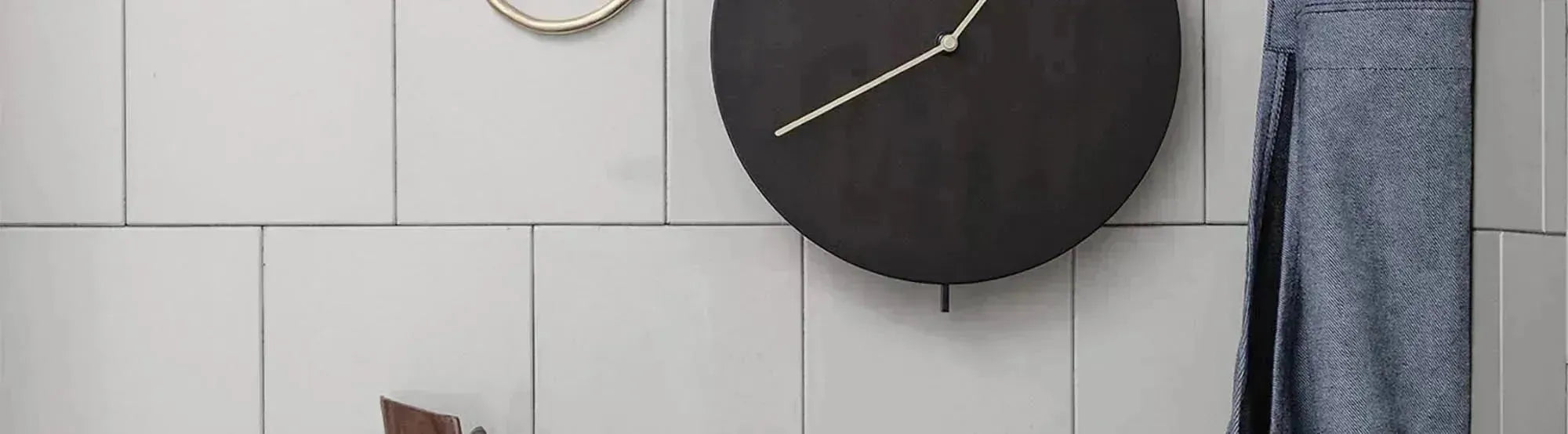 Entdecke die Pond-Kollektion von Ferm Living: elegante Möbel und Accessoires, inspiriert von der Natur, nachhaltig und funktional.