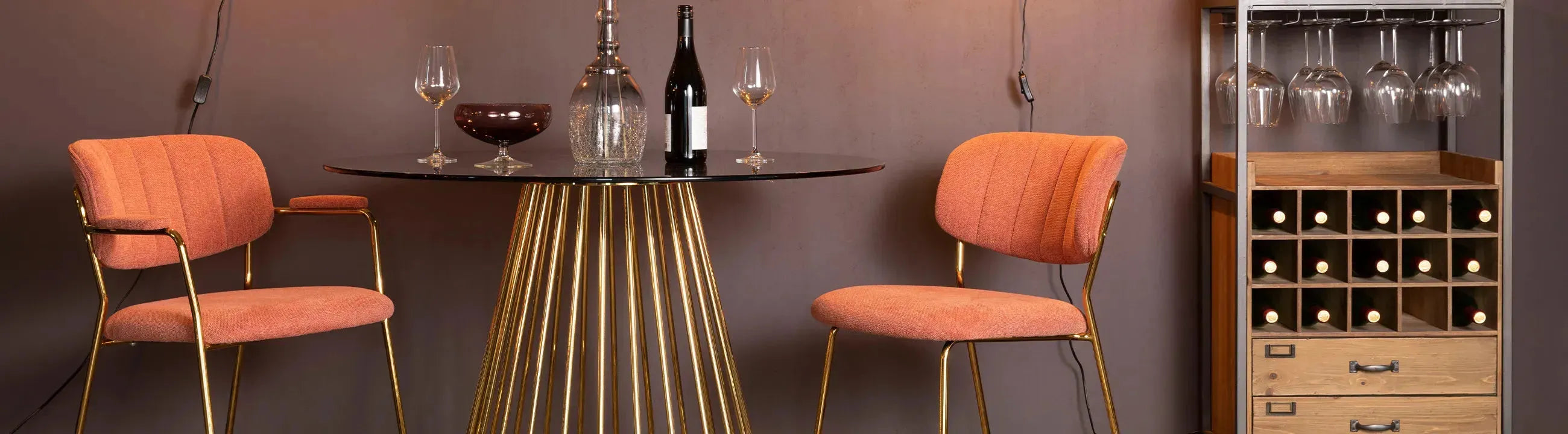 Entdecke unsere stilvollen Bücherregale Kollektion! Funktionale Designs aus Holz, Stahl und mehr für jeden Wohnraum. Jetzt inspirieren lassen!