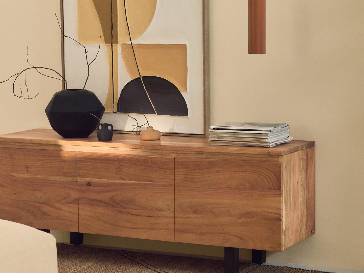 Elegante Uxue Kollektion von Kave Home: stilvolle Möbel und Accessoires in warmen Erdtönen für modernes Wohnen.