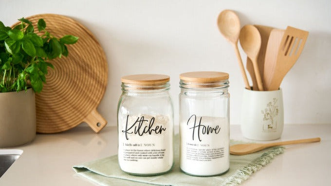 Moderne, nachhaltige Vorratsbehälter von KAQTU aus hochwertigen Materialien, perfekt für frische und trockene Lebensmittel, kombiniert Funktion und Design.