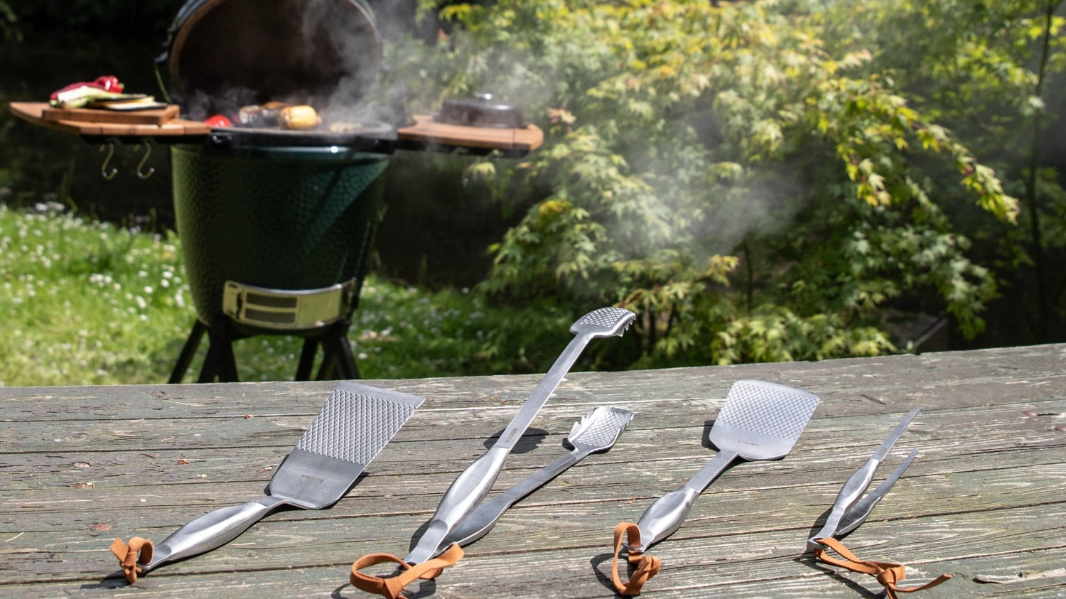 Entdecke unser Grillzubehör für dein BBQ: Grillbesteck, Thermometer und stilvolle Accessoires für unvergessliche Sommerfeste!