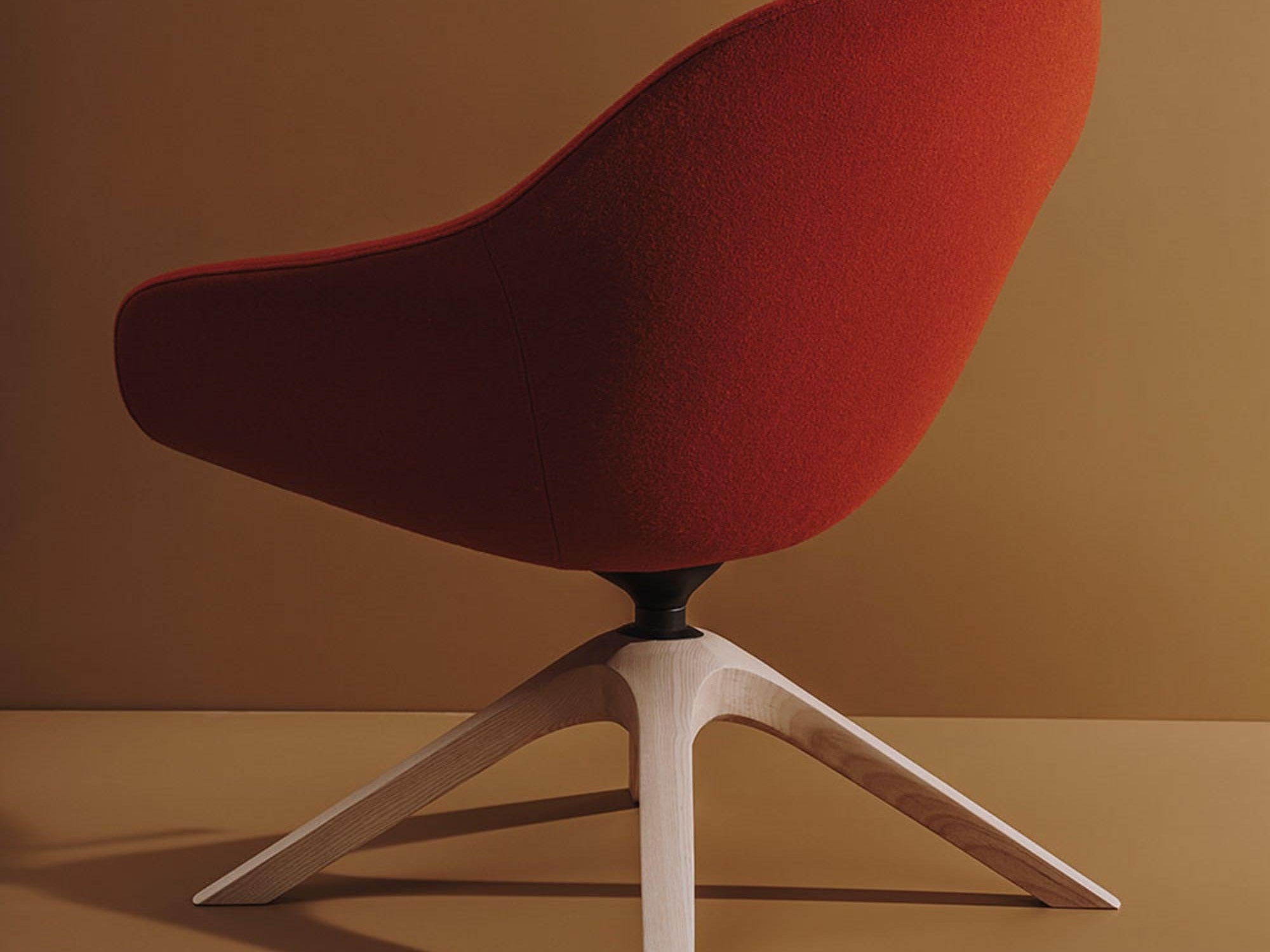 Entdecken Sie die exklusive Andreu World Kollektion bei KAQTU: hochwertige Möbel, zeitloses Design, Nachhaltigkeit und stilvolle Einrichtung für jeden Raum.