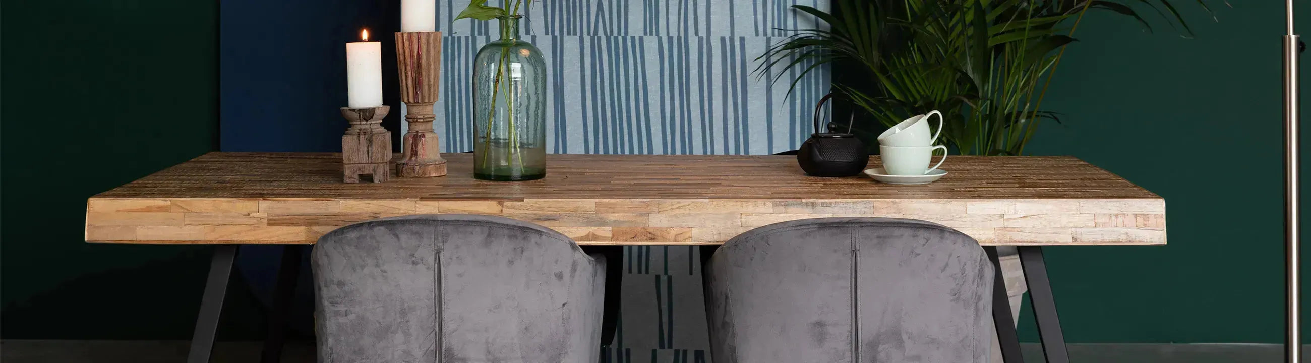 Entdecke unsere stilvollen, nachhaltigen Möbel aus recycelten Materialien. Setze ein Zeichen für Umweltbewusstsein und gestalte dein Zuhause einzigartig!