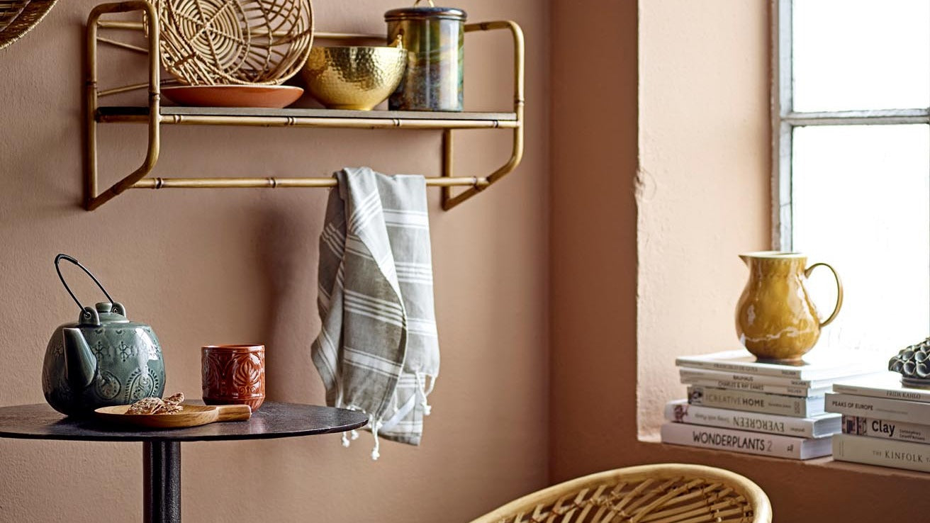 Entdecke stilvolle Barstühle von KAQTU – moderne, bequeme Barhocker für Zuhause und Unternehmen. Hochwertige Designs für jeden Raum!