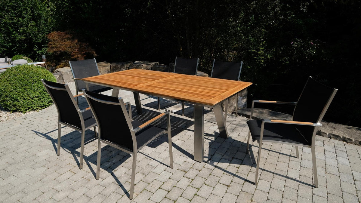 Gartentisch Monaco von Be Garden mit Edelstahlgestell und grauer Keramikplatte, 210x100 cm, auf einer Terrasse