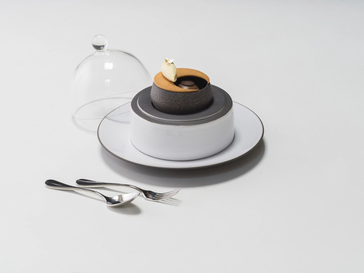 Entdecke die stilvolle Besteckkollektion von KAQTU – hochwertiges Besteck für jeden Anlass, von Edelstahl bis Bambus, für jeden Tisch!