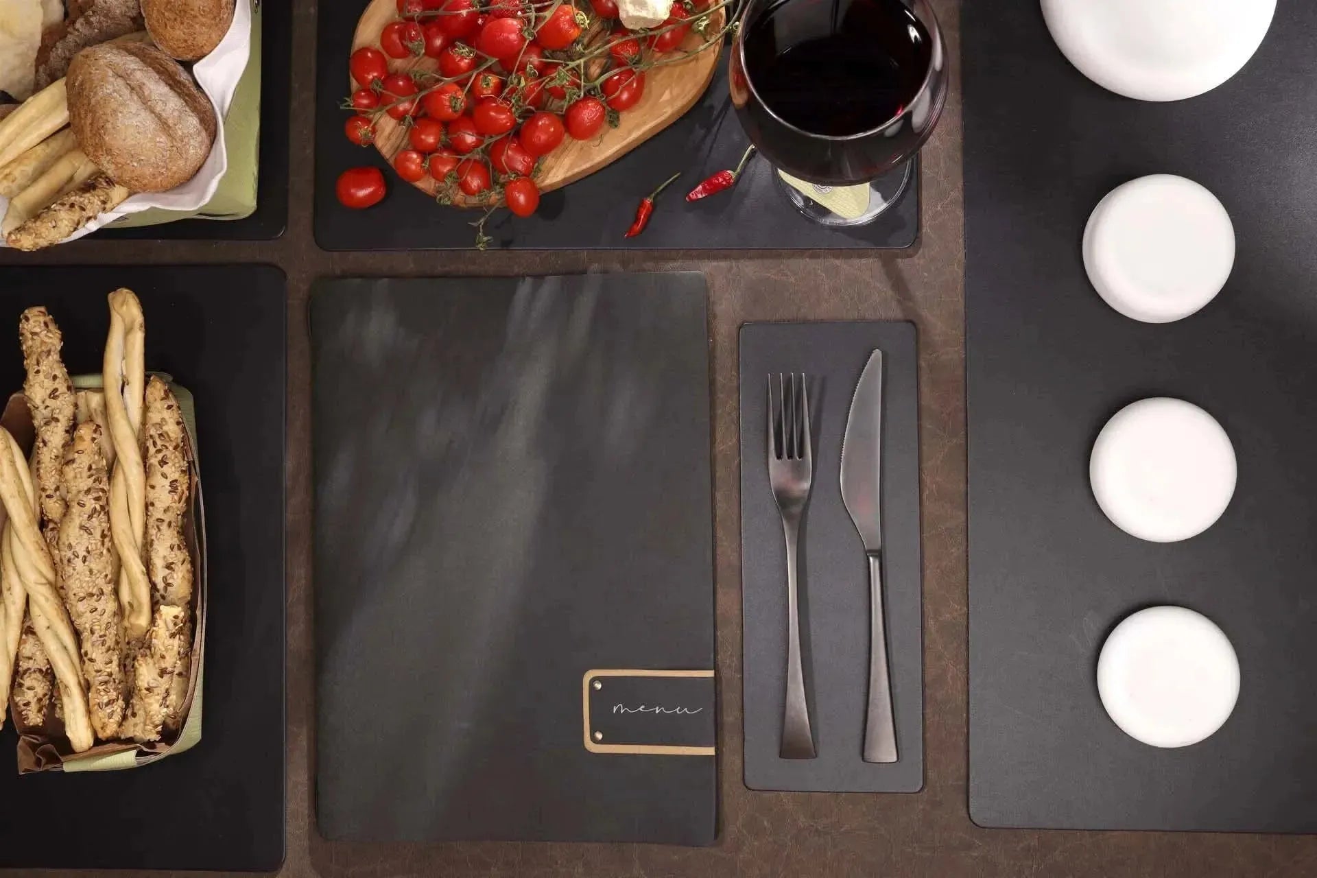 Entdecken Sie die Dag Style Kollektion von KAQTU: moderne Eleganz, hochwertige Handwerkskunst und nachhaltige Materialien für jeden Anlass.