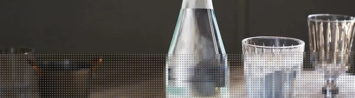 Entdecke die nachhaltigen Trinkflaschen von KAQTU: elegante Glasflaschen, praktische Isolierflaschen und kinderfreundliche Designs für jeden Anlass.