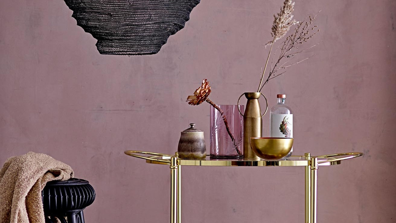 Hochtische – moderne, funktionale Tische in Holz oder Metall für Küche, Büro oder Gastro. Platzsparend, flexibel & perfekt mit Barhockern.