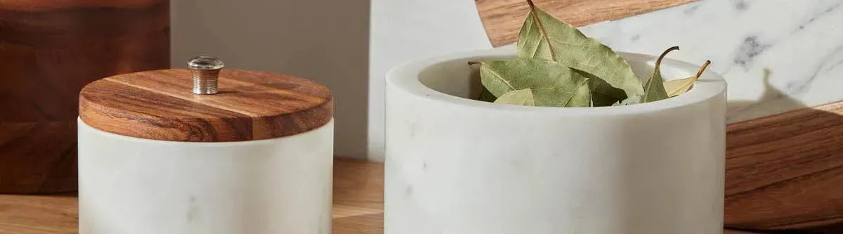 Entdecken Sie die elegante KOENIG Kollektion von KAQTU: zeitloses Design, hochwertige Materialien und vielseitige Accessoires für jeden Anlass.