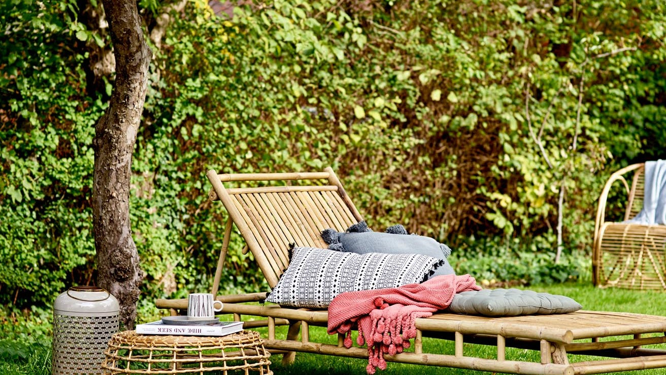 Liegestuhl im Garten von Bloomingville