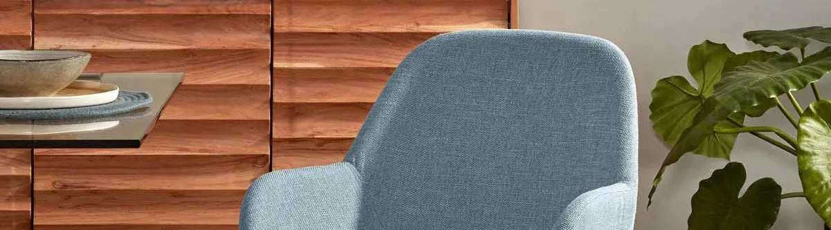 Mut zur Farbe: Lebendige Möbel & Accessoires in kräftigen Farben verwandeln Räume – Teppiche, Sessel, Textilien, Lampen & Dekorationsobjekte.
